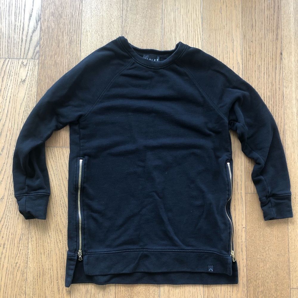 Varley sweatshirt! With zipper details!